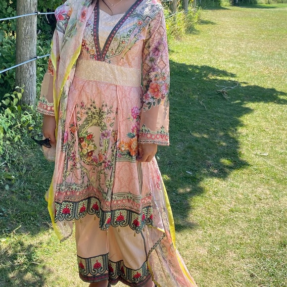 Pakistani 3 piece casual outfit for sale - Picture 3 of 4
